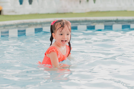 Ejercicios y beneficios de la natación para bebés
